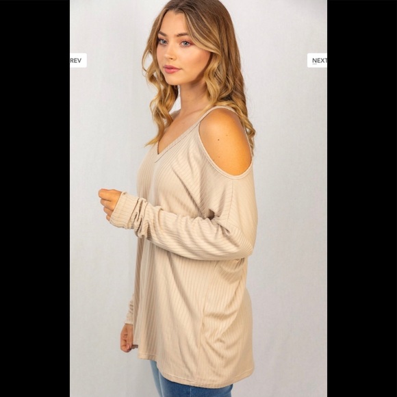 White Birch Cold Shoulder V-Neck Long Sleeve Ribbed Knit Top - Picture 3 of 6